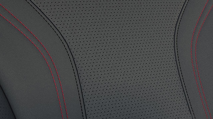 Perforated Sensico in Black Onyx met Rode stiksels